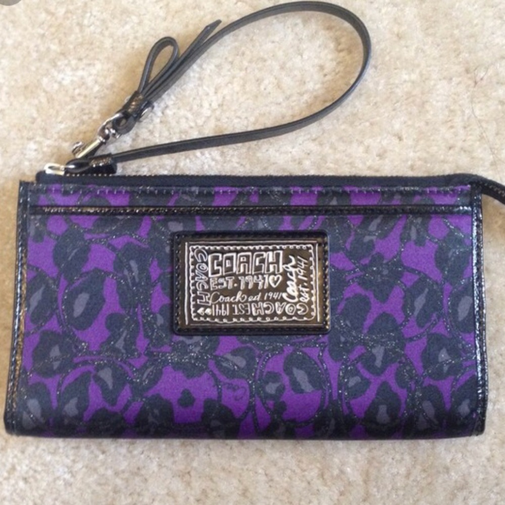 Coach wristlet - Poppy Collection